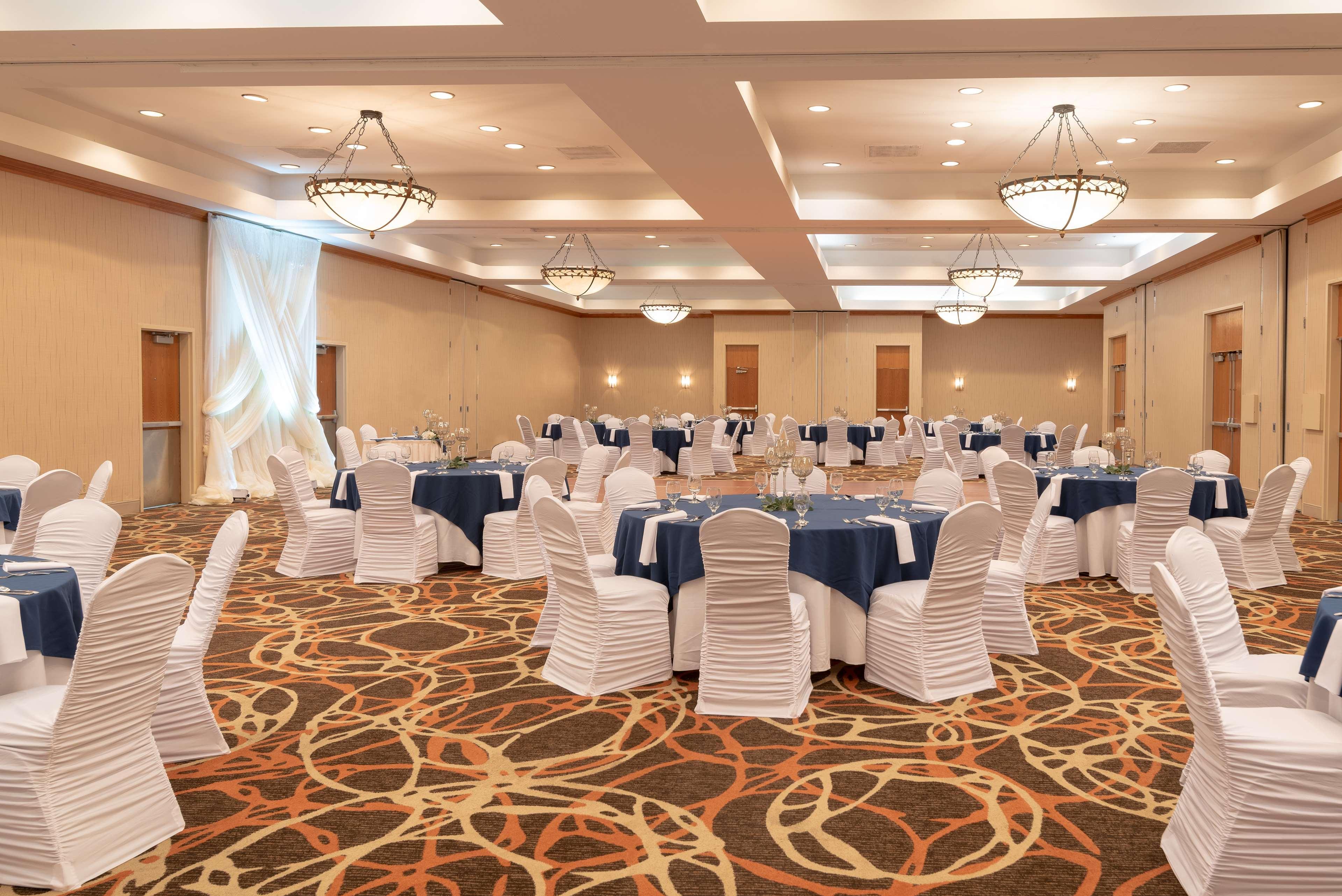 Hotel Doubletree By Hilton Norfolk Airport Exterior foto