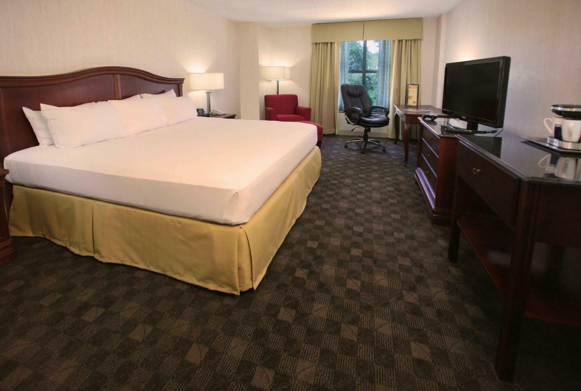 Hotel Doubletree By Hilton Norfolk Airport Exterior foto